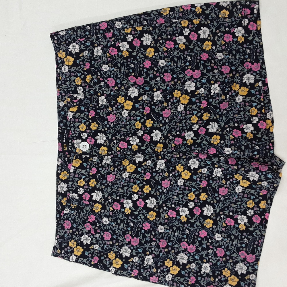 Lee Midrise Shorts Woman's 18 Medium Floral Print NWOT